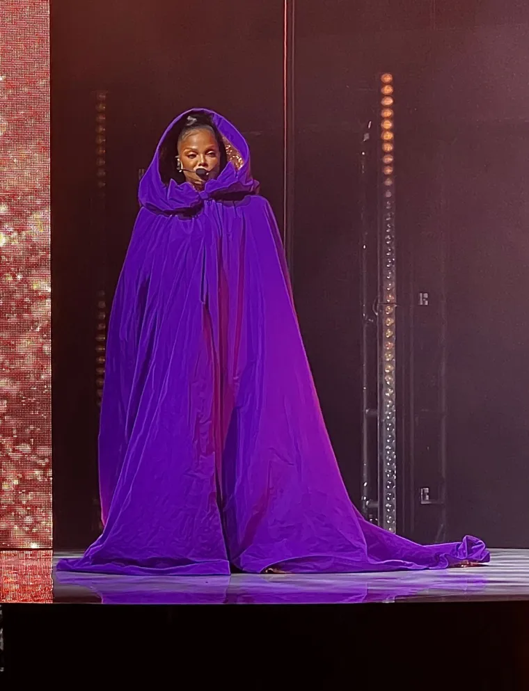 Janet Jackson na turneji nakon četiri godine izbivanja: Otplesala poznate koreografije u kostimima koji podsjećaju na njezin izgled tijekom karijere