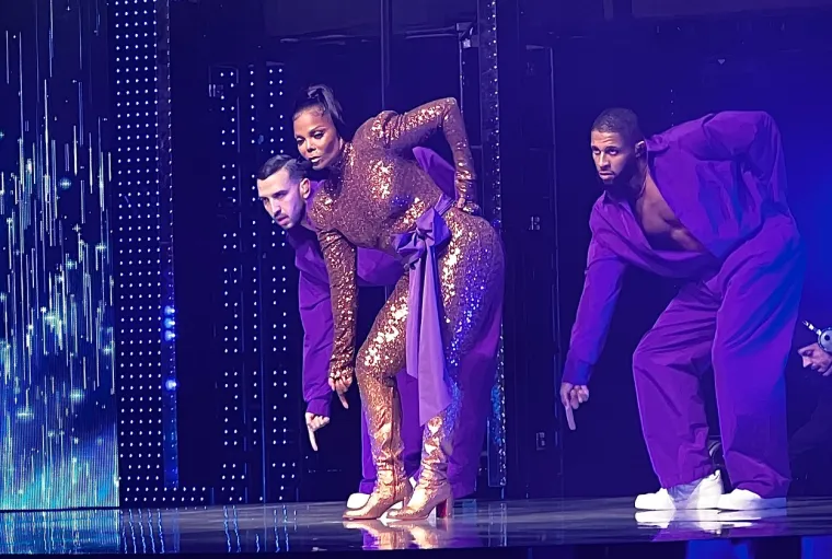 Janet Jackson na turneji nakon četiri godine izbivanja: Otplesala poznate koreografije u kostimima koji podsjećaju na njezin izgled tijekom karijere