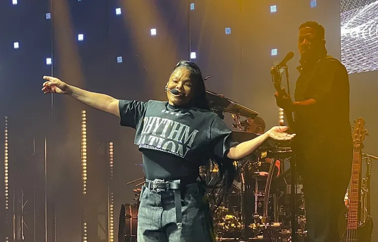 Janet Jackson na turneji nakon četiri godine izbivanja: Otplesala poznate koreografije u kostimima koji podsjećaju na njezin izgled tijekom karijere