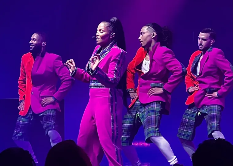 Janet Jackson na turneji nakon četiri godine izbivanja: Otplesala poznate koreografije u kostimima koji podsjećaju na njezin izgled tijekom karijere