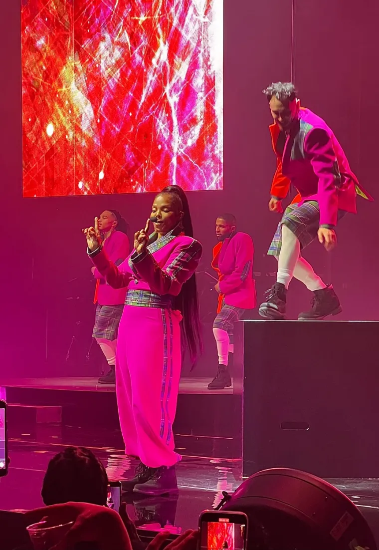 Janet Jackson na turneji nakon četiri godine izbivanja: Otplesala poznate koreografije u kostimima koji podsjećaju na njezin izgled tijekom karijere