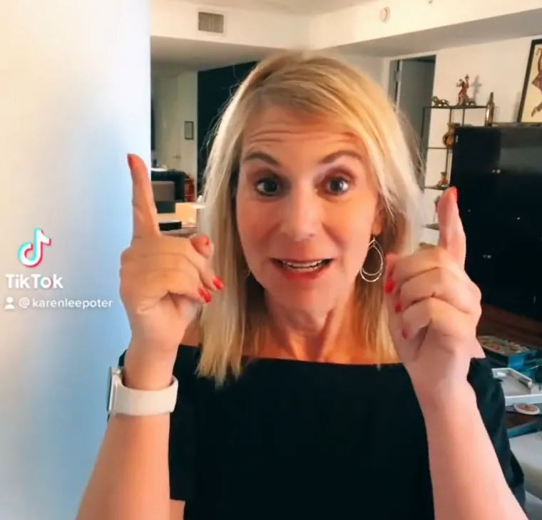 U 60-ima mota mladiće oko malog prsta i zato je mnogima na tapeti: 'Samo dajte, ne diraju me kritike!'