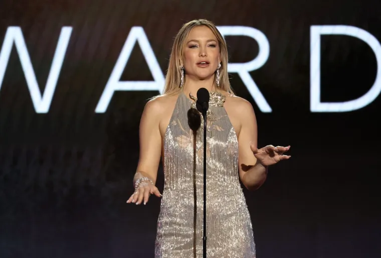 "Voljela bih reći da sam ja ta koja zapravo privlači glazbenike, ali (pre)očito je da ipak ba&scaron; ja 'padam' na mu&scaron;karce iz spomenute industrije. Da, privlače me glazbenici i točka! I znam kako to ljudi doživljavaju i &scaron;to komentiraju: 'Oh, sviđaju joj se samo rock zvijezde, izlazi isključivo s njima', ili &scaron;to već. Ali to zapravo nije istina", rekla je Kate jednom prilikom. 

