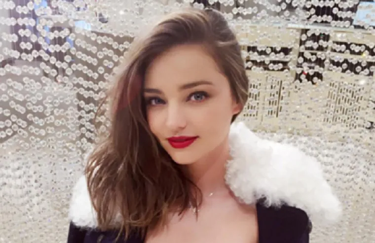 &quot;U to vrijeme sve su pokušavali povezati s pedofilijom. Dolly je magazin za tinejdžerke, ne za stare muškarce. Bila sam potpuno obučena. Odradila sam snimanje i u zimskoj kombinaciji. Napravili su nešto ni od čega&quot;, rekla je svojedobno manekenka. 

