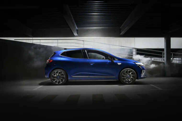 Ovo je novi Renault Clio: Nova generacija legendarnog Francuza stiže i u brutalnom sportskom izdanju