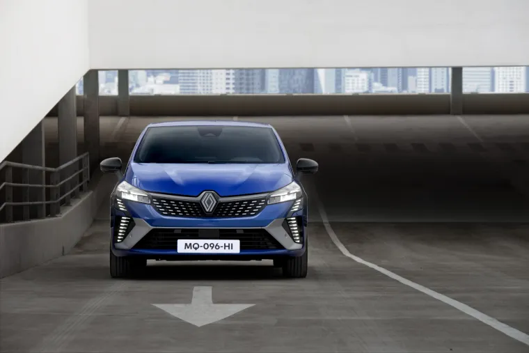 Ovo je novi Renault Clio: Nova generacija legendarnog Francuza stiže i u brutalnom sportskom izdanju