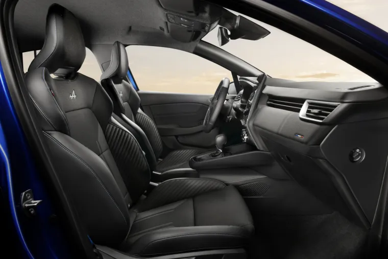 Ovo je novi Renault Clio: Nova generacija legendarnog Francuza stiže i u brutalnom sportskom izdanju