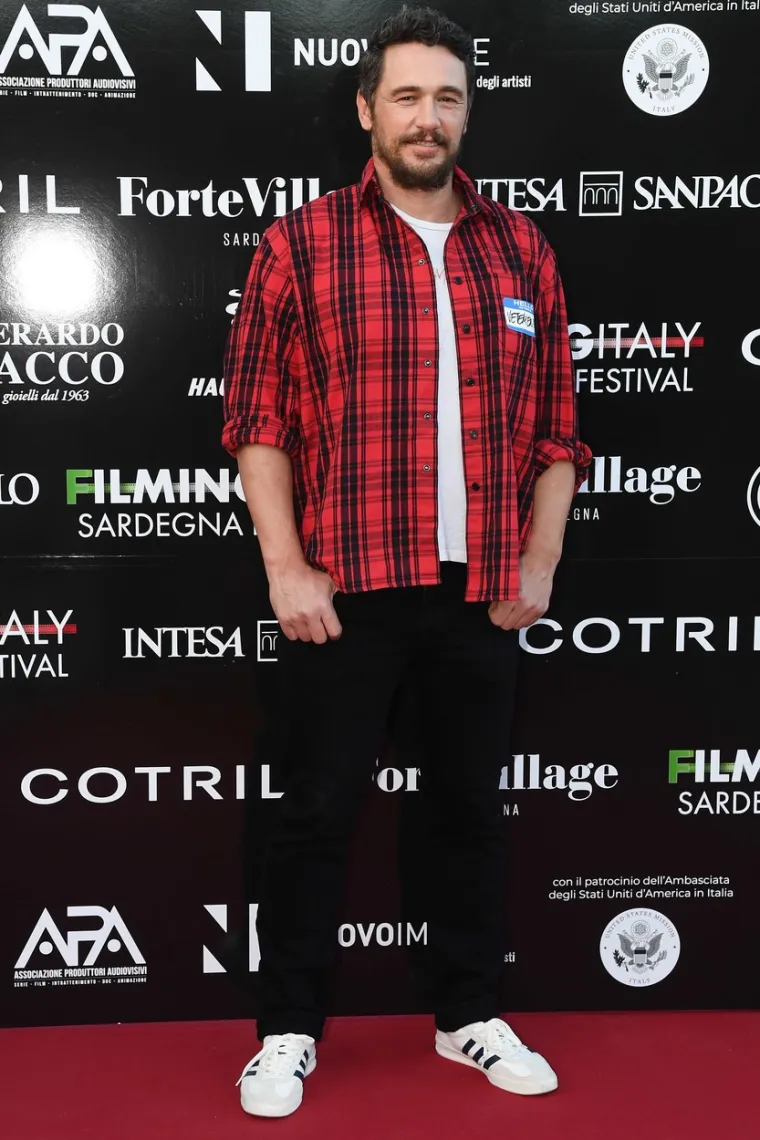 Franco je sebe opisao kao Židova u vezi sa svojim svjetovnim odgojem. Za The Guardian je rekao da se osjeća kao da je propustio židovsko iskustvo, ali su mu njegovi židovski prijatelji rekli da ne brine o tome. U istom intervjuu je dodao da mu se sviđa "ideja religije kao izvora zajednice". Na pitanje je li "vjernik", odgovorio je: "U Boga? Ne znam. Da. U određenoj mjeri. To je komplicirano pitanje." Godine 2015. imao je službenu ceremoniju bar mitzvah, kojim predsjedava rabin.