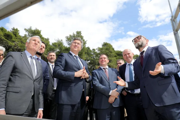 Svečano otvorenje Stonske obilaznice koja čini posljednju fazu projekta 'cestovna povezanost s južnom Dalmacijom'