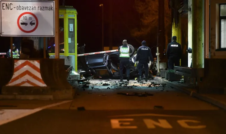 Ovo je mjesto stravične prometne nesreće na A4! Muškarac se zabio u naplatne kućice, ispao iz auta i poginuo