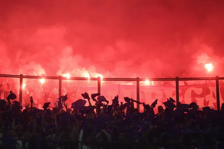 Navijači Benfice napravili su kaos u Milanu: Ovaj potez za osudu sigurno im nije trebao