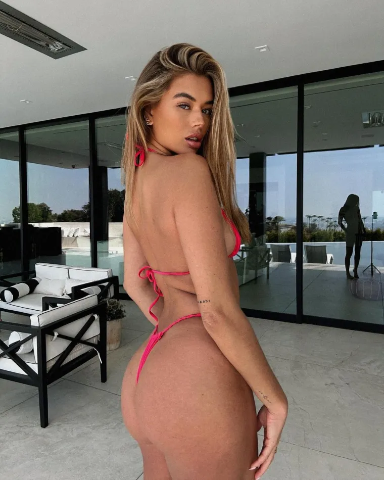 Arabella Chi