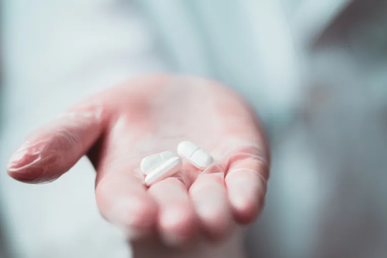 Lijekovi koji mogu izazvati plinove: 1. Nesteroidni protuupalni lijekovi (NSAID), poput ibuprofena 