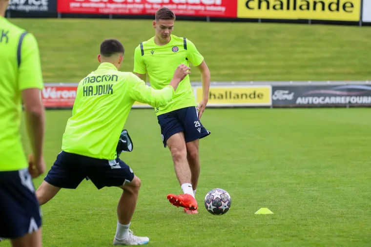 Tko se to ukazao na treningu juniora Hajduka u Nyonu uoči utakmice generacije?