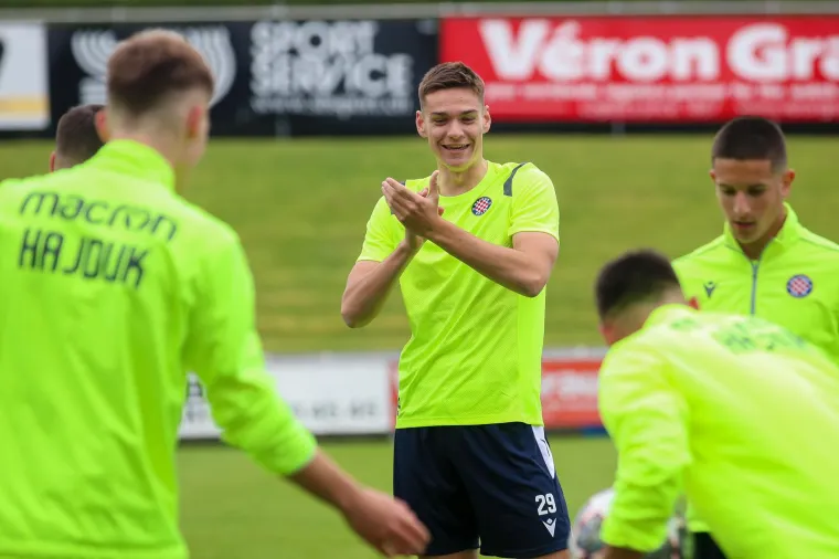 Tko se to ukazao na treningu juniora Hajduka u Nyonu uoči utakmice generacije?
