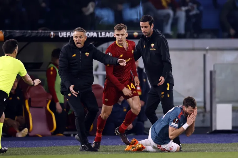 Mourinhov pomoćnik izazvao kaos na utakmici: Isključen jer je udario protivničkog igrača