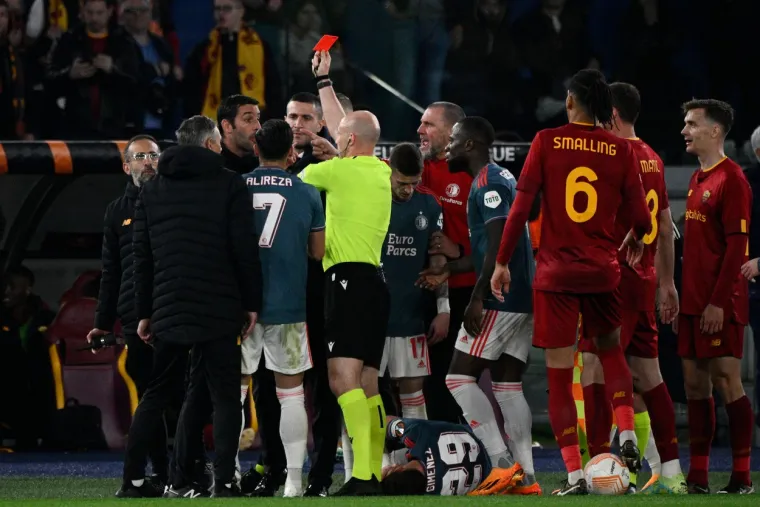 Mourinhov pomoćnik izazvao kaos na utakmici: Isključen jer je udario protivničkog igrača