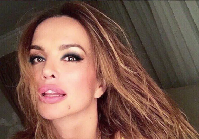 Bila je i crnka i plavu&scaron;a, ali u trenutnoj se fazi osjeća najbolje: Evo kako se mijenjala najveća zvijezda Balkana