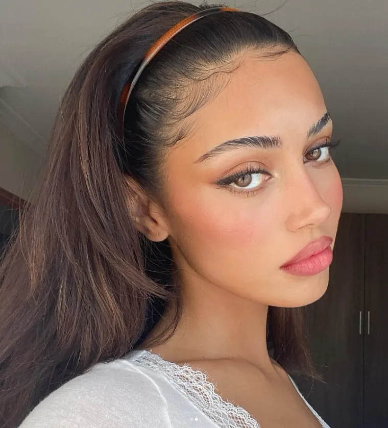 Sve je pokazala: Djevojka slavnog nogometa&scaron;a ogolila guzu u jedva primjetnom bikiniju, jedan detalj ukrao svu pažnju