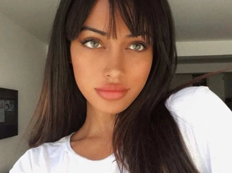 Sve je pokazala: Djevojka slavnog nogometa&scaron;a ogolila guzu u jedva primjetnom bikiniju, jedan detalj ukrao svu pažnju