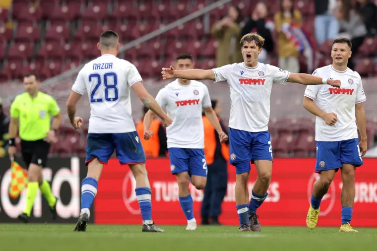 Srbi se klanjaju juniorima Hajduka: 'Hrvati su ispisali povijest, nevjerojatno &scaron;to su učinili'