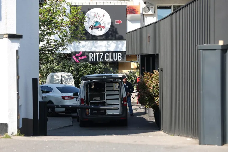 Ritz oblijepljen policijskim trakama, ulaze i izlaze kriminalisti, a još sinoć bio je prozor u 'raskošni arapski svijet'