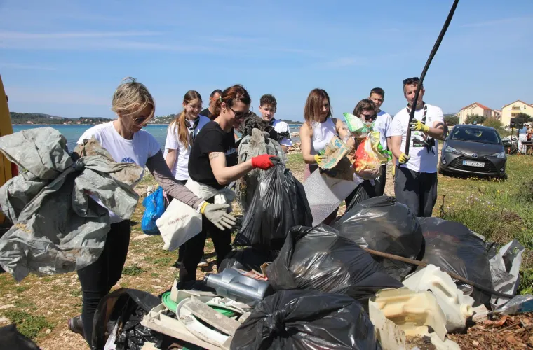 Či&scaron;ćenje obalnog dijela u Srimi