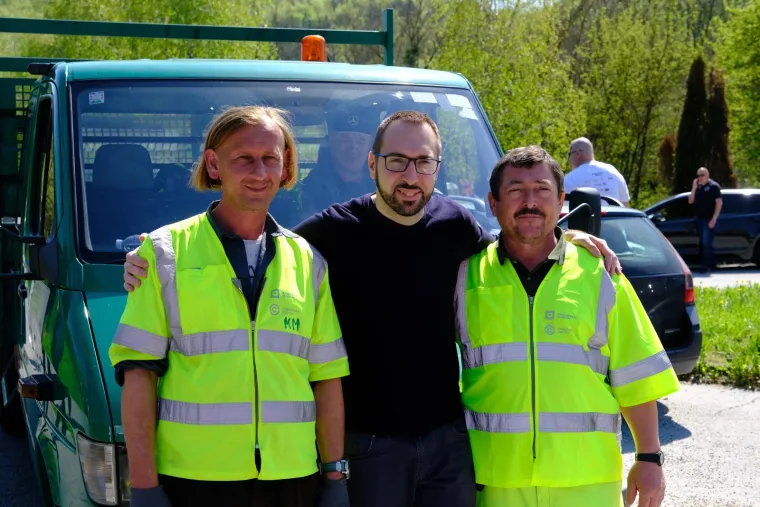 Toma&scaron;ević i Grlić Radman zasukali rukave i bacili se na posao. Pogledajte kako su čistili, sadili...