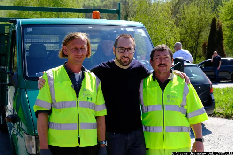 Grlić Radman i Tomašević ovog vikenda imali pune ruke posla: Uzeli motiku, sadili stabla i čistili smeće