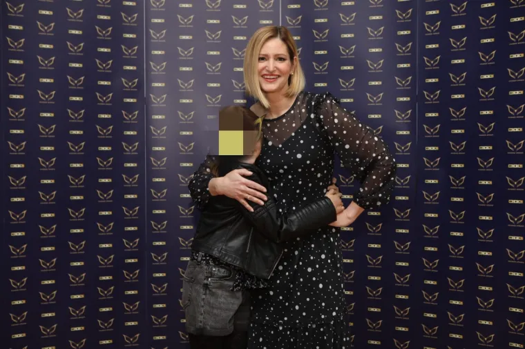 Poznata lica na polufinale 'Masked Singera' stigli u društvu svojih klinaca i klinceza