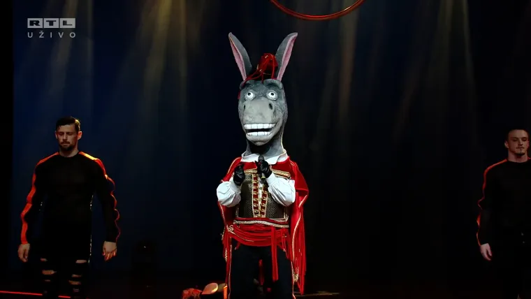 Poznata lica na polufinale 'Masked Singera' stigli u društvu svojih klinaca i klinceza