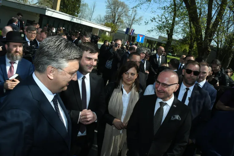 Državni vrh došao odati počast žrtvama ustaškog logora, Plenković i Milanović se ignorirali
