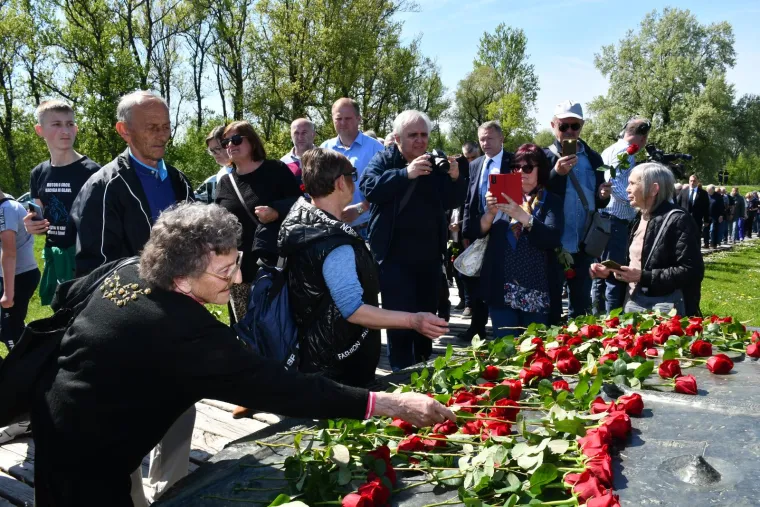 Državni vrh došao odati počast žrtvama ustaškog logora, Plenković i Milanović se ignorirali
