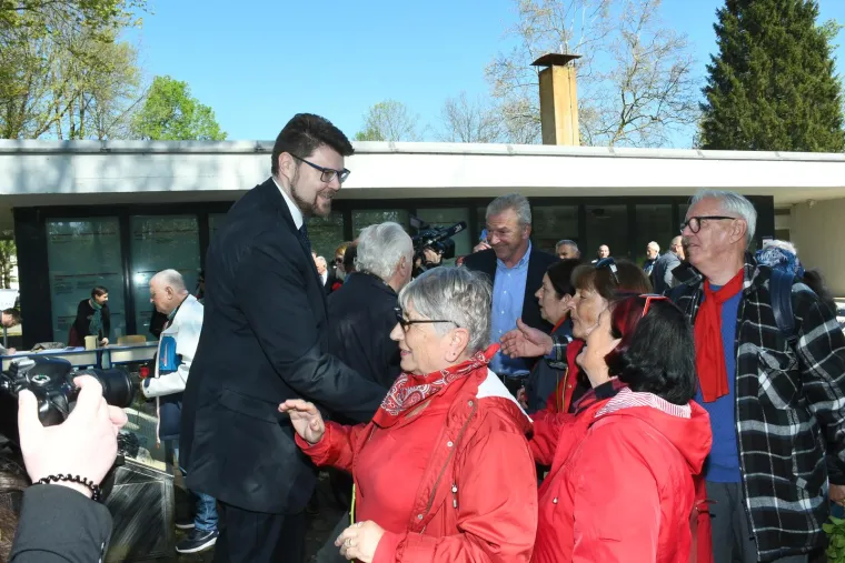 Državni vrh došao odati počast žrtvama ustaškog logora, Plenković i Milanović se ignorirali
