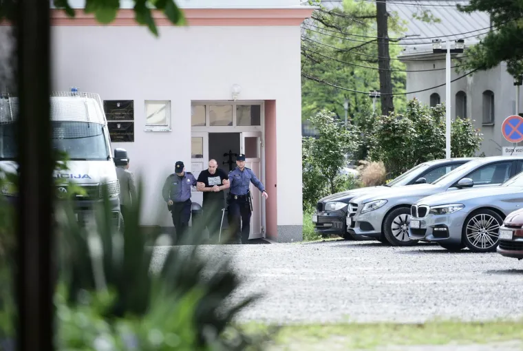 Redara i drugoosumnjičenog za ubojstvo u zagrebačkom noćnom klubu iz DORH-a odveli u lisicama