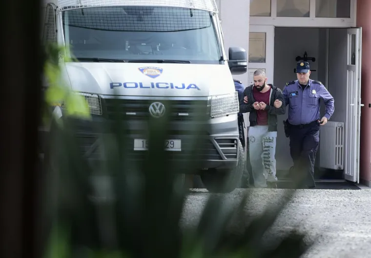 Redara i drugoosumnjičenog za ubojstvo u zagrebačkom noćnom klubu iz DORH-a odveli u lisicama