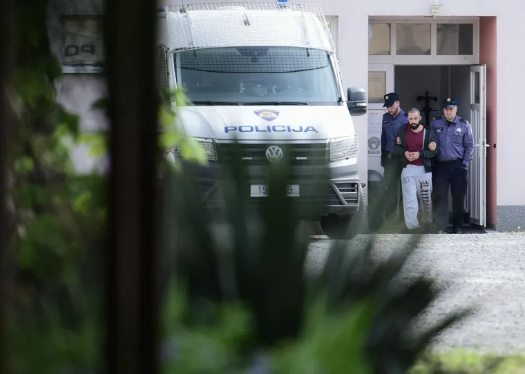Redara i drugoosumnjičenog za ubojstvo u zagrebačkom noćnom klubu iz DORH-a odveli u lisicama