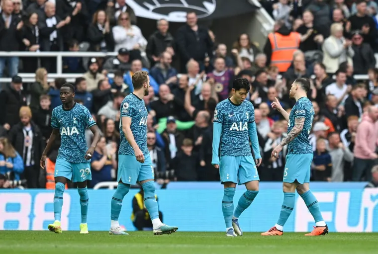 Newcastle utrpao '&scaron;esticu' Tottenhamu, pogledajte posramljena lica Peri&scaron;ića, Kanea i dru&scaron;tva: 'Ba&scaron; su ih ponizili'