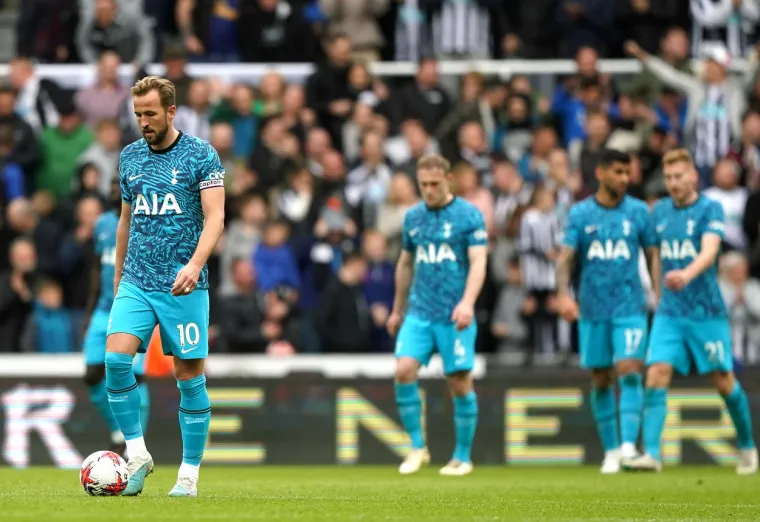 Newcastle utrpao '&scaron;esticu' Tottenhamu, pogledajte posramljena lica Peri&scaron;ića, Kanea i dru&scaron;tva: 'Ba&scaron; su ih ponizili'