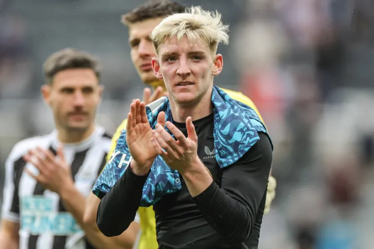 Newcastle utrpao '&scaron;esticu' Tottenhamu, pogledajte posramljena lica Peri&scaron;ića, Kanea i dru&scaron;tva: 'Ba&scaron; su ih ponizili'