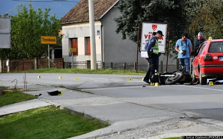 Jezivi prizori: Motociklist i suvozačica poginuli u sudaru s automobilom u Novim Mihaljevcima