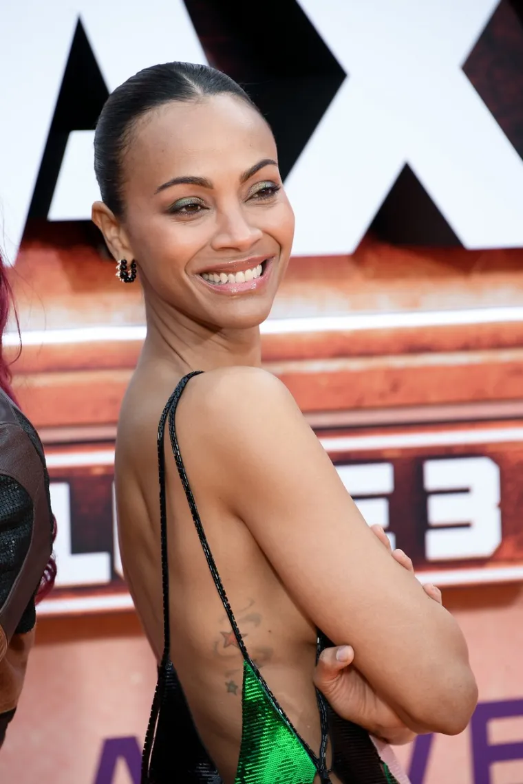 Brutalno zgodna Zoe Saldana izvela šou na crvenom tepihu: Pojavila se na premijeri hit filma i sve ostavila 'paf'