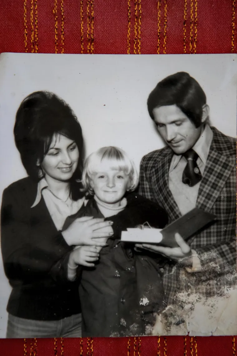 Opremljeni majicama, ruksacima i kapama s natpisom '&Scaron;Č', Marica i Mijat jučer su krenuli za Liverpool