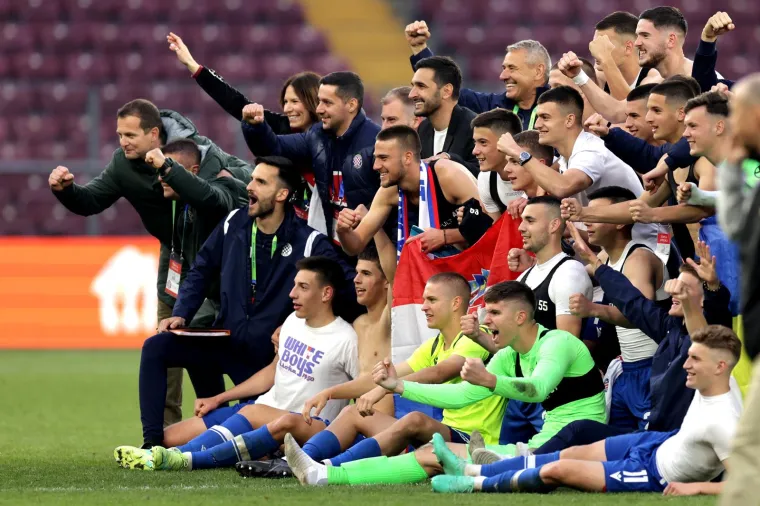 Atmosfera se zagrijava: Pojavile se prve fotografije navijača Hajduka uoči finala Lige prvaka