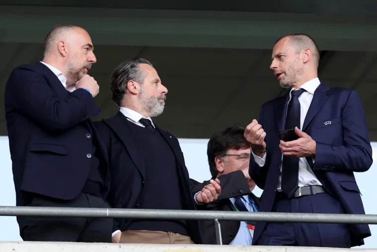 Legenda do legende: Finale nije propustio ni Zvonimir Boban, a pogledajte samo kakvo se dru&scaron;tvo okupilo oko njega