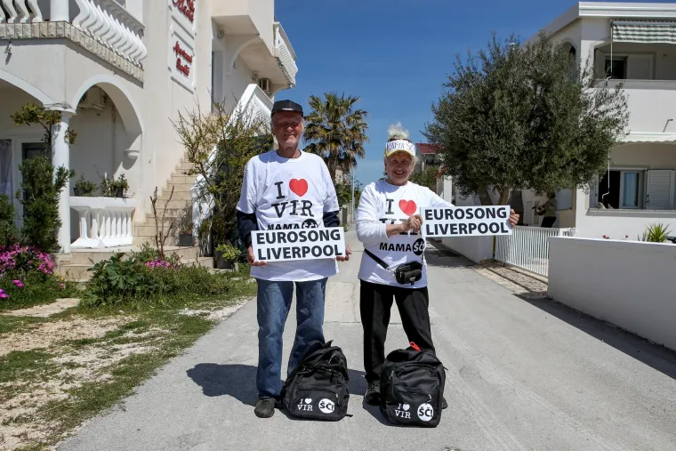 Marica i Mijat s Vira odlučili su stopirati do Liverpoola kako bi pružili podršku Letu 3 na Eurosongu