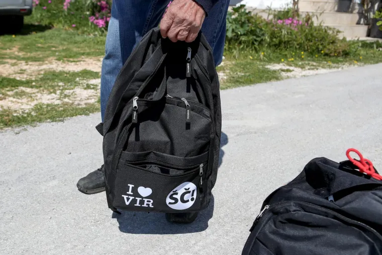 Marica i Mijat s Vira odlučili su stopirati do Liverpoola kako bi pružili podr&scaron;ku Letu 3 na Eurosongu