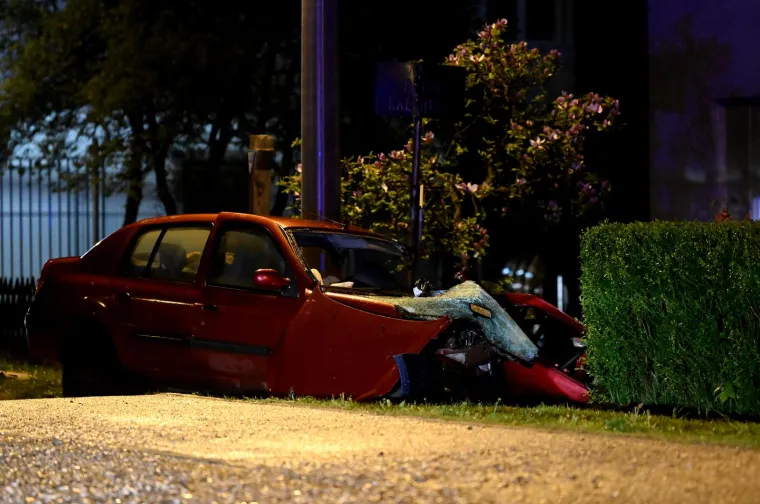Ovo je mjesto strave gdje je poginula jedna osoba: Pogledajte &scaron;to je ostalo od dva auta koja su se frontalno sudarila