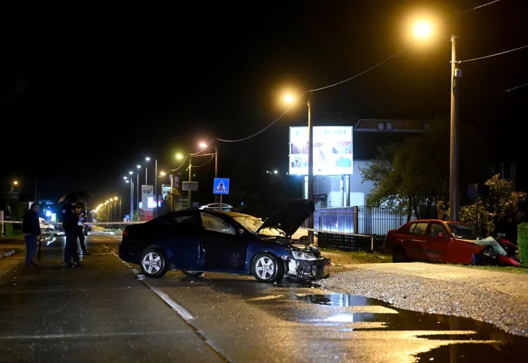 Ovo je mjesto strave gdje je poginula jedna osoba: Pogledajte &scaron;to je ostalo od dva auta koja su se frontalno sudarila