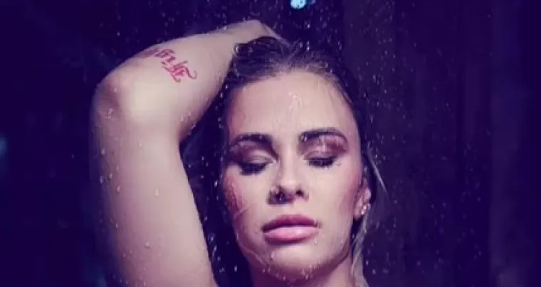 Prsa o prsa: Paige i Paige u sredi&scaron;tu neviđenog 'obračuna'; 'Nisam za skidanje'; 'O, ja jesam itekako, ne samo za skidanje'